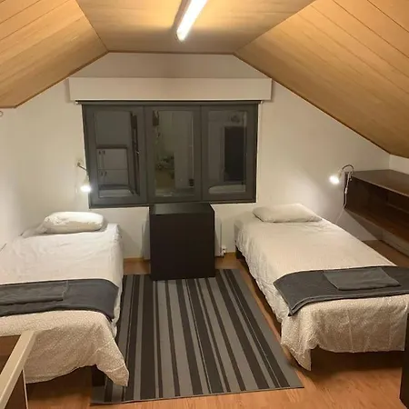 Late, Duplex House For 7 Near Meyer Gate דירה